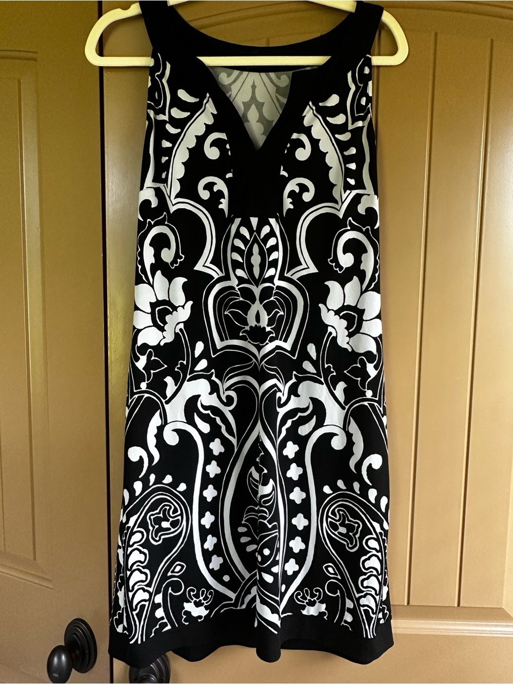 WHBM Sleeveless Black and White Dress